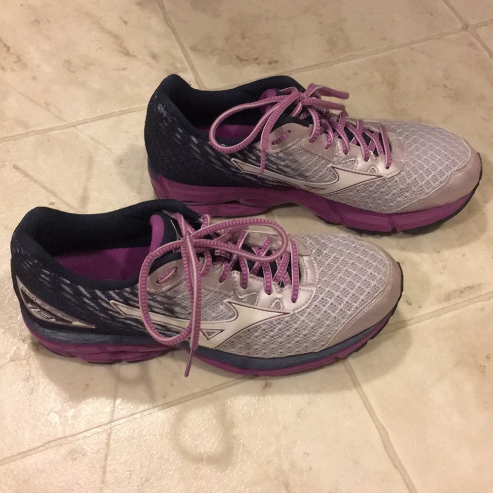 Mizuno Wave Rider 19